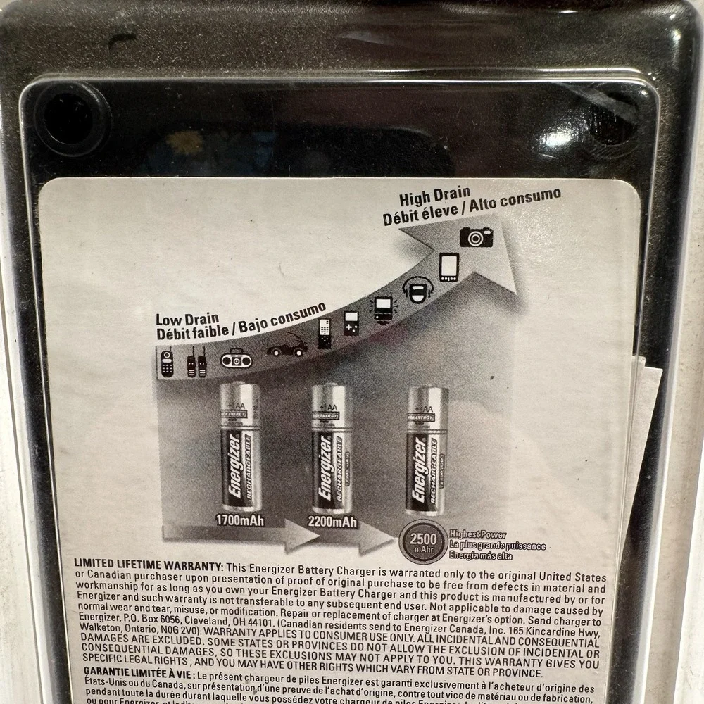 NEW Energizer Rechargeable Universal NiMH Battery Charger AAA, AA,‎ C, D & 9V
